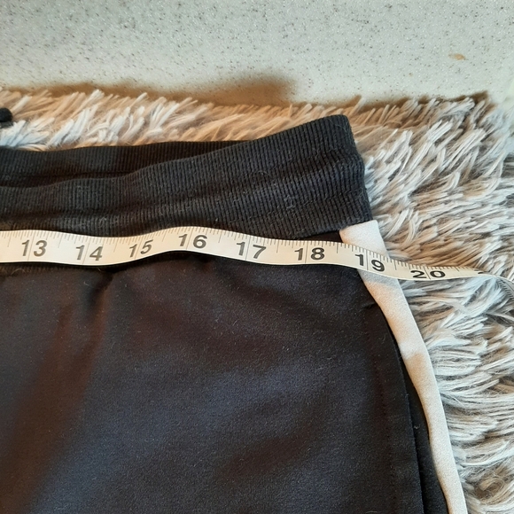 Guess Los Angeles Sweats Size Large - Picture 10 of 15